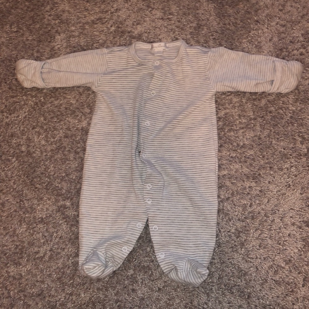 Kissy kissy onesie